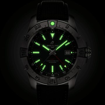 BREITLING アベンジャー オートマチック GMT 44 A32320101B1X1